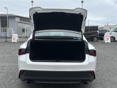 LEXUS IS 2021 thumbnail 33