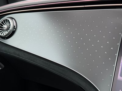 2025 Mercedes-BENZ EQE — миниатюра 32