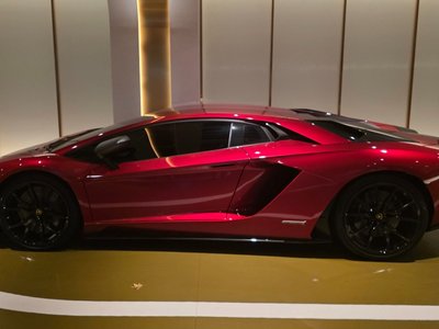 LAMBORGHINI AVENTADOR - 3