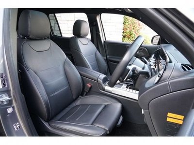 MERCEDES-BENZ GLB - 8