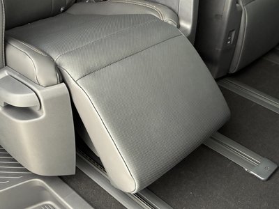 2026 Toyota ALPHARD thumbnail 41