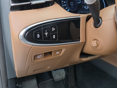 2022 Genesis GV70 — миниатюра 12