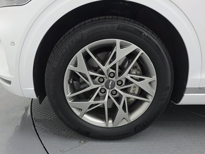صورة 6 لـ 2022 Genesis GV70