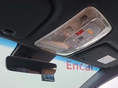 2022 Genesis GV70 — миниатюра 18