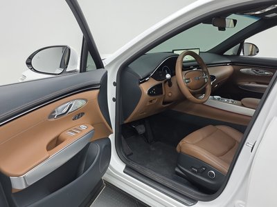 صورة 10 لـ 2022 Genesis GV70