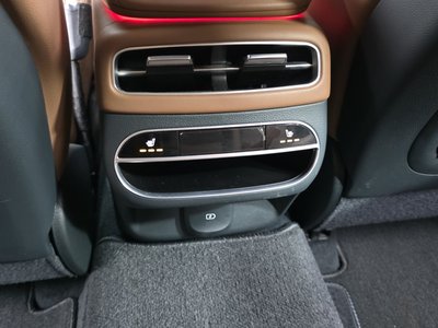 2022 Genesis GV70 — миниатюра 19