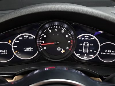 2019 Porsche CAYENNE — миниатюра 11