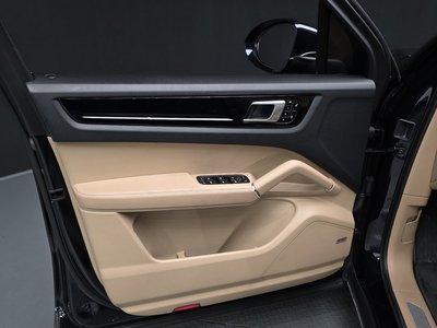 2019 Porsche CAYENNE — миниатюра 14