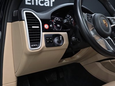 2019 Porsche CAYENNE — миниатюра 19