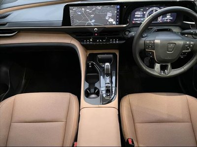 TOYOTA CROWN SPORT - 2