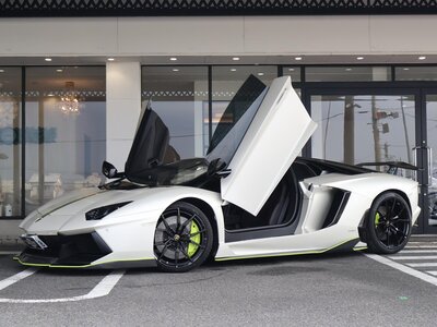 LAMBORGHINI AVENTADOR