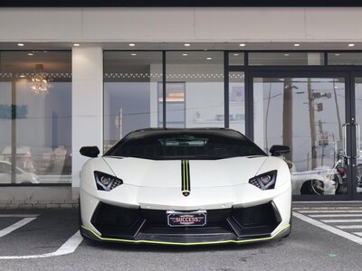 LAMBORGHINI AVENTADOR - 5