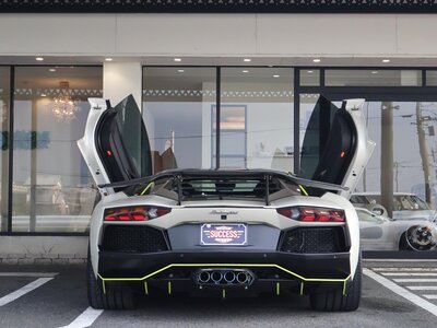 LAMBORGHINI AVENTADOR - 10