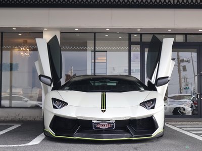 LAMBORGHINI AVENTADOR - 3