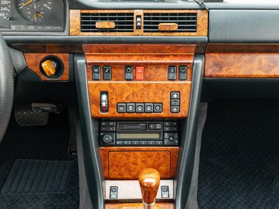 1992 Mercedes-BENZ MEDIUM-CLASS thumbnail 26