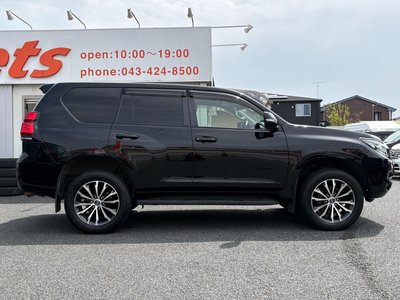 TOYOTA LAND CRUISER PRADO - 10