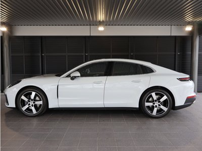 PORSCHE PANAMERA - 4