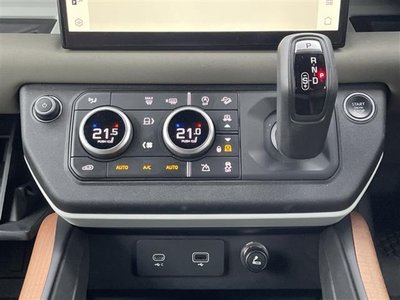 LAND ROVER DEFENDER - 6