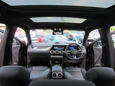 MERCEDES-BENZ GLA - 3