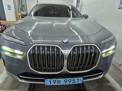 BMW I7 - 1