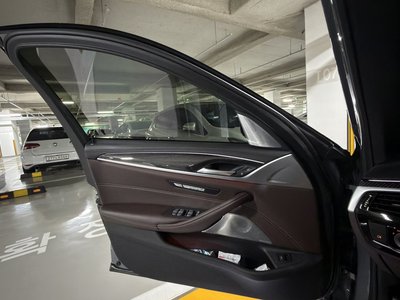 BMW 5 SERIES - 8