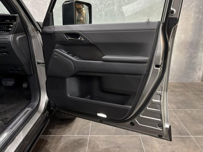 صورة مصغرة 42 لـ 2025 Lexus GX