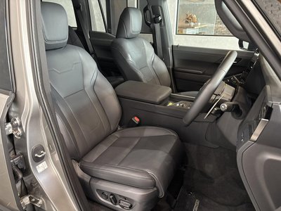 صورة مصغرة 37 لـ 2025 Lexus GX