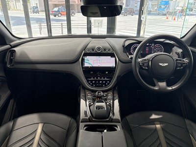 2022 Aston Martin DBX 照片 2