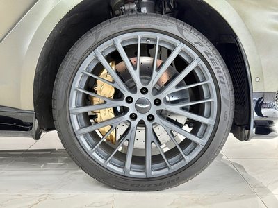 2022 Aston Martin DBX 照片 5
