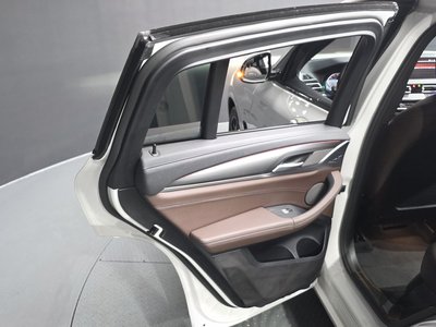 2025 BMW X4 thumbnail 15