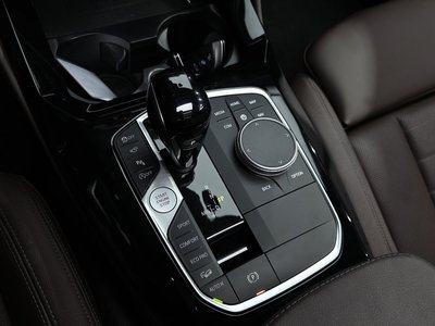2025 BMW X4 thumbnail 12