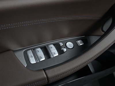 2025 BMW X4 thumbnail 36