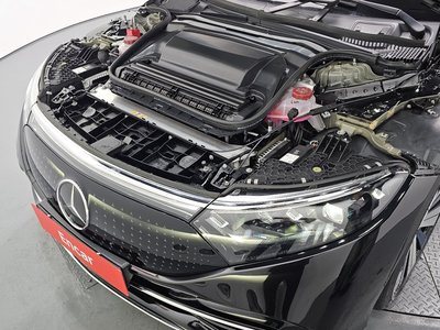 MERCEDES-BENZ EQS - 7