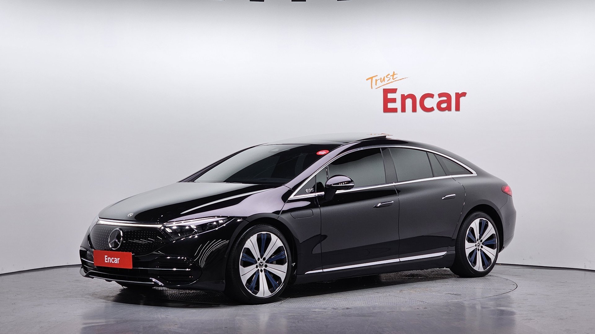 MERCEDES-BENZ EQS - View 1