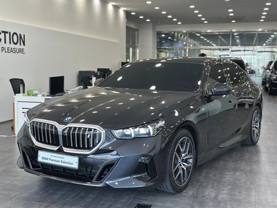 2025 BMW I5 — фото 1