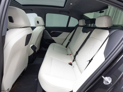 BMW 5 SERIES - 10