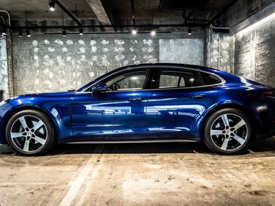 PORSCHE PANAMERA - 9