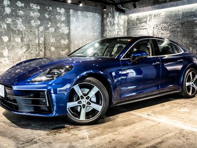 PORSCHE PANAMERA - 8