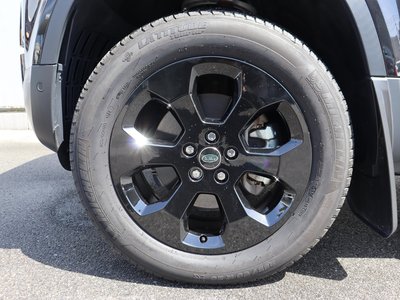 LAND ROVER DEFENDER - 10