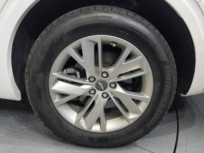 صورة 8 لـ 2021 Genesis GV70