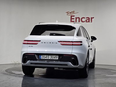 صورة 4 لـ 2021 Genesis GV70