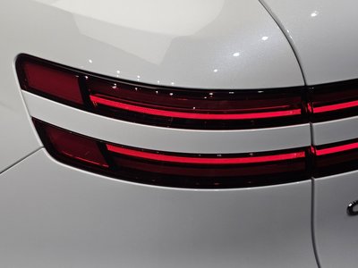 صورة 10 لـ 2021 Genesis GV70