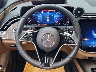 MERCEDES-BENZ E-CLASS - 9