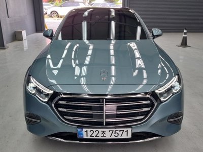 MERCEDES-BENZ E-CLASS - 1