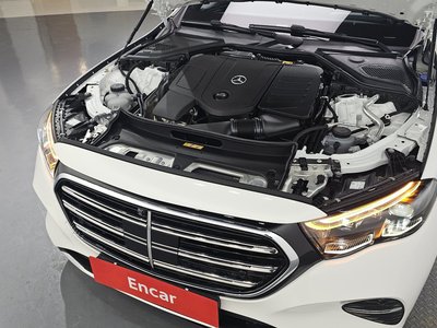 MERCEDES-BENZ E-CLASS - 7