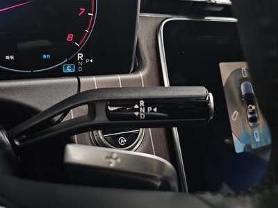 MERCEDES-BENZ E-CLASS - 9