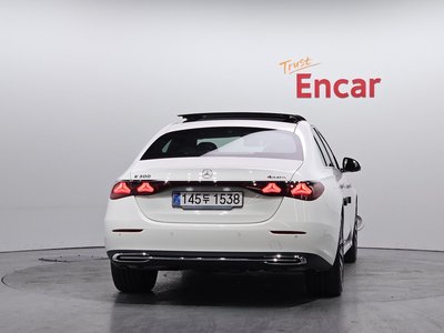 MERCEDES-BENZ E-CLASS - 3