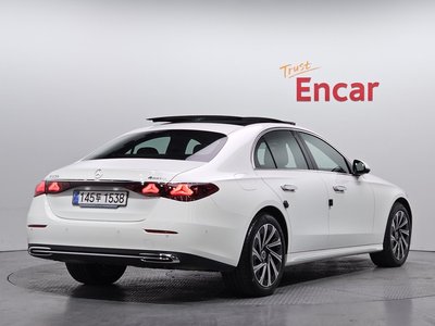 MERCEDES-BENZ E-CLASS - 4