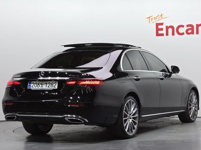 MERCEDES-BENZ E-CLASS - 3