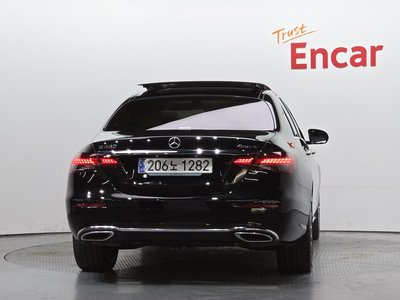 MERCEDES-BENZ E-CLASS - 4